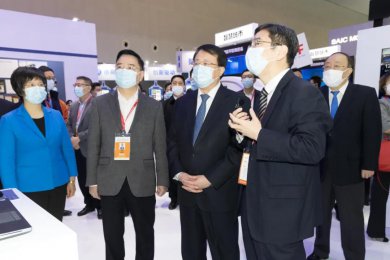 “三智”引領(lǐng) 龔正市長蒞臨上海電氣上交會展臺